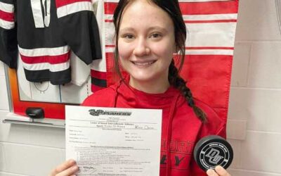 Kaylen Clark to play hockey at Davenport University